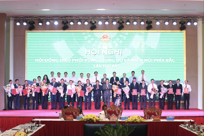 C&aacute;c đại biểu tại hội nghị s&aacute;ng 24/5.