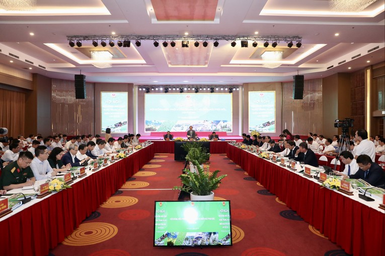 To&agrave;n cảnh hội nghị.