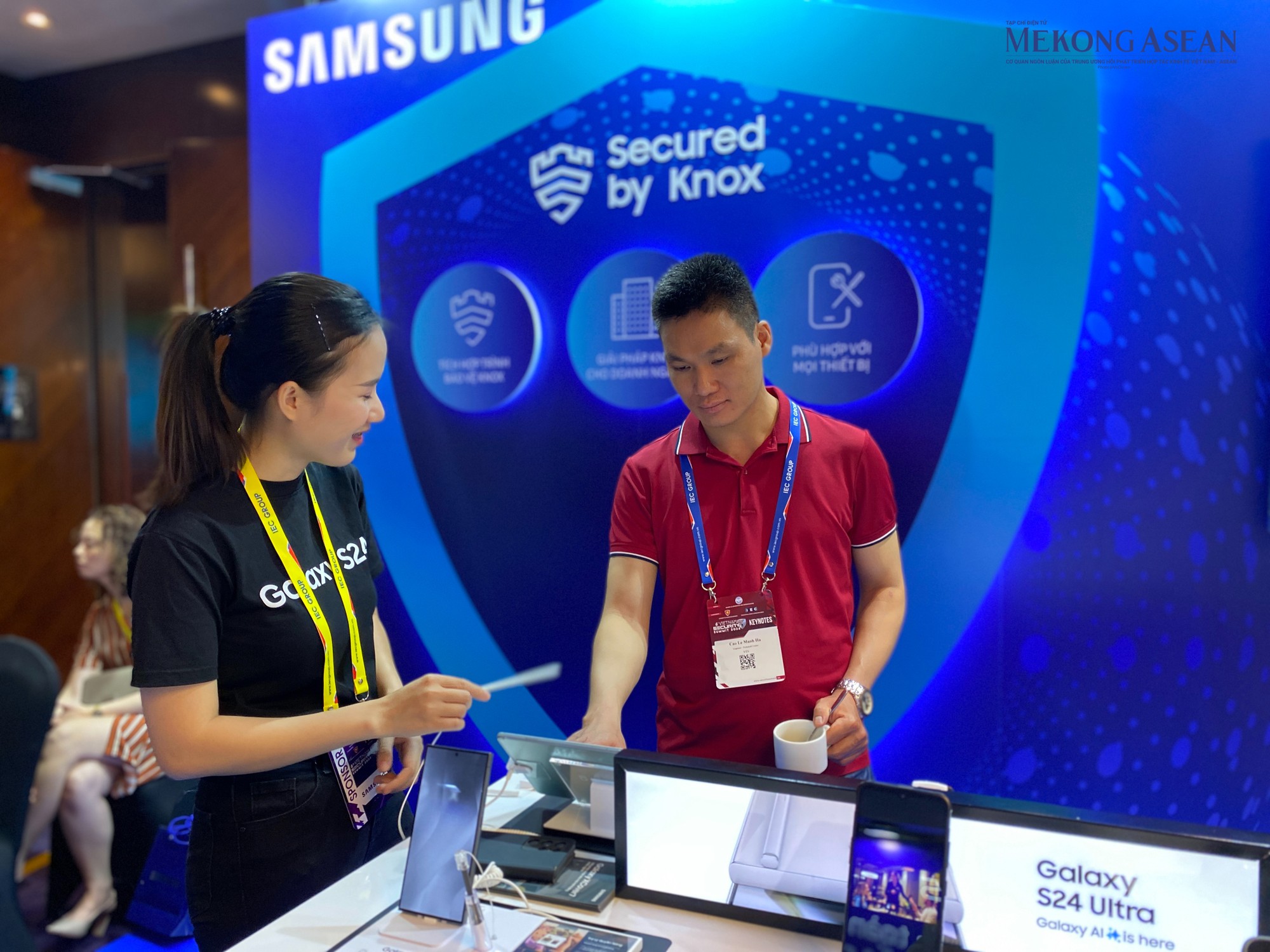 Samsung mang đến giải ph&aacute;p bảo mật dữ liệu Samsung Knox c&oacute; khả năng ngăn th&ocirc;ng tin nhạy cảm bị r&ograve; rỉ trong qu&aacute; tr&igrave;nh nh&acirc;n vi&ecirc;n sử dụng c&aacute;c thiết bị c&ocirc;ng, thiết bị c&aacute; nh&acirc;n, gi&uacute;p chặn đứng mọi h&agrave;nh vi x&acirc;m nhập từ c&aacute;c phần mềm độc hại. Ảnh: H&agrave; Anh/555win Login.
