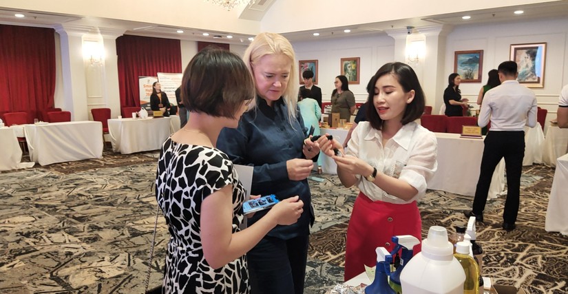 Trang Nhà Cái 555win.com - Đăng Nhập +555k hai b&ecirc;n tiếp x&uacute;c tại Hội thảo giao thương.
