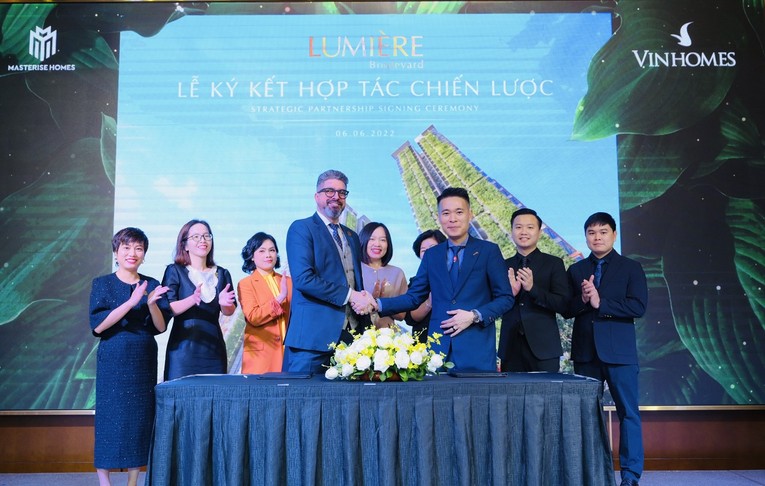 C&uacute; bắt tay dự kiến sẽ mang đến địa chấn cho thị trường 555win là thương hiệu cá cược trực tuyến hàng đầu tại Việt Nam