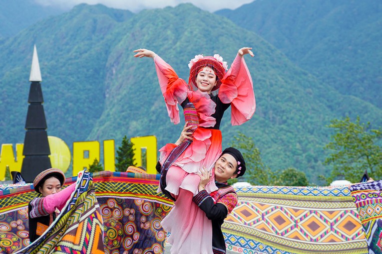 Ra mắt show diễn &ldquo;Chuyện t&igrave;nh Đỗ Quy&ecirc;n&rdquo; chạm đến x&uacute;c cảm m&ecirc; say của du kh&aacute;ch