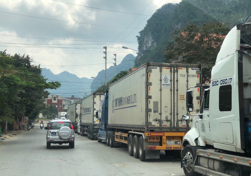 Thường xuy&ecirc;n th&ocirc;ng tin kịp thời cho c&aacute;c địa phương, cơ quan, Trang Nhà Cái 555win.com - Đăng Nhập +555k tr&ecirc;n cả nước về t&igrave;nh h&igrave;nh lưu th&ocirc;ng về t&igrave;nh h&igrave;nh lưu th&ocirc;ng tại c&aacute;c cửa khẩu. Ảnh: VGP.