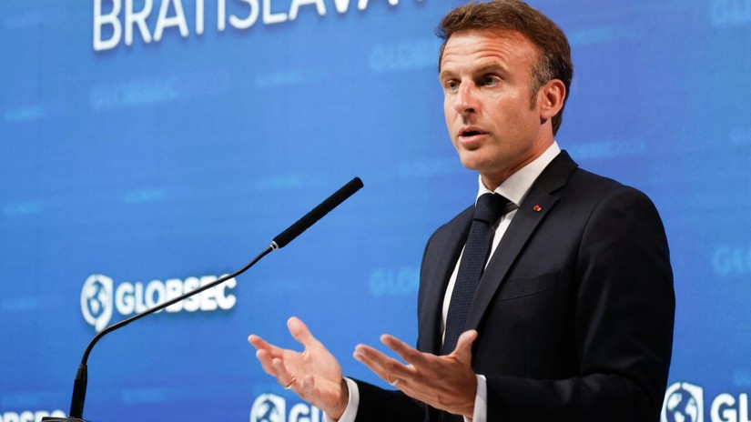Tổng thống Ph&aacute;p Emmanuel Macron ph&aacute;t biểu tại Diễn đ&agrave;n An ninh To&agrave;n cầu GLOBSEC. Ảnh: AFP