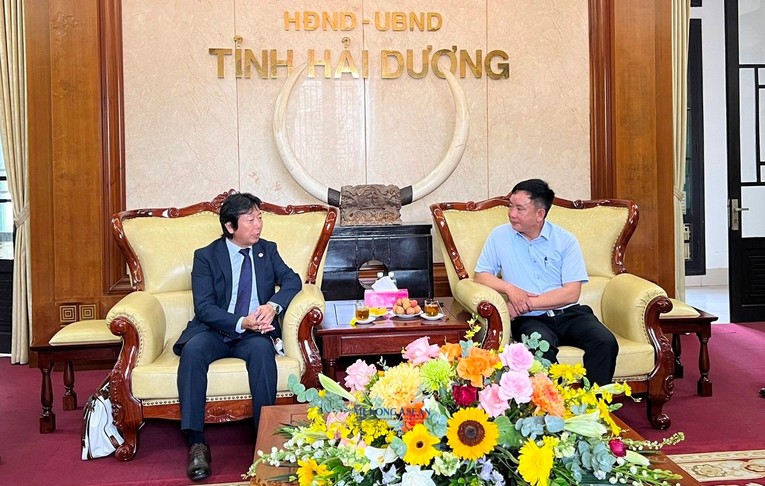 Ph&oacute; Chủ tịch UBND tỉnh Hải Dương Trần Văn Qu&acirc;n l&agrave;m việc với c&aacute;c Trang Nhà Cái 555win.com - Đăng Nhập +555k thuộc Tập đo&agrave;n Aeon, s&aacute;ng 2/6.