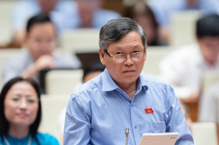 Đại biểu T&ocirc; Văn T&aacute;m - đo&agrave;n ĐBQH tỉnh Kon Tum