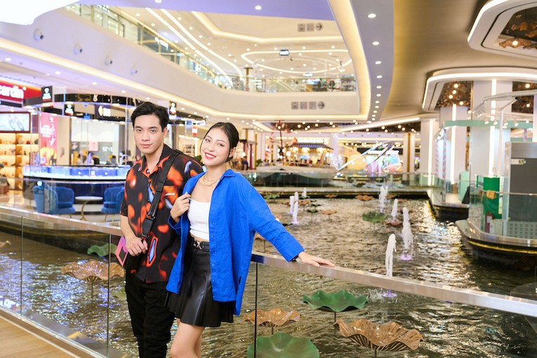 Vincom Mega Mall Smart City n&acirc;ng tầm trải nghiệm kh&aacute;ch h&agrave;ng với kiến tr&uacute;c thi&ecirc;n nhi&ecirc;n trong nh&agrave; đẹp mắt