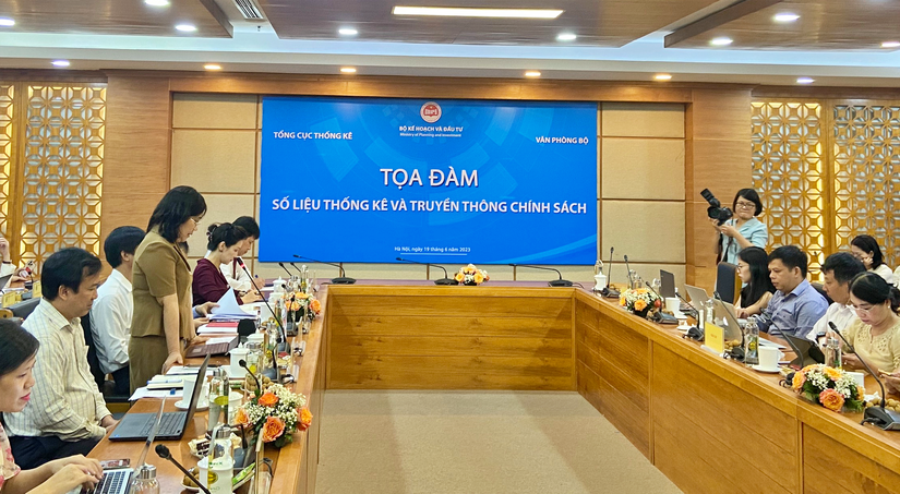 Tọa đ&agrave;m &ldquo;Số liệu thống k&ecirc; v&agrave; truyền th&ocirc;ng ch&iacute;nh s&aacute;ch&rdquo;, ng&agrave;y 19/6. Ảnh: Phương Thảo.