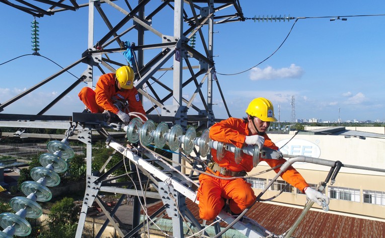 Cung cấp điện ổn định, li&ecirc;n tục, hạn chế tối đa việc ngừng, giảm cung cấp điện nhằm tr&aacute;nh g&acirc;y ảnh hưởng đến sản xuất, 55win.com - Trang Cược Uy Tín Cao Nhất 2025, sinh hoạt của người d&acirc;n tại C&agrave; Mau. Ảnh minh họa/VGP