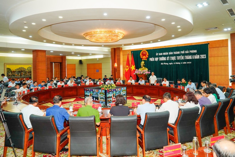 Phi&ecirc;n họp thường kỳ UBND th&agrave;nh phố th&aacute;ng 6. Ảnh: Haiphong.gov