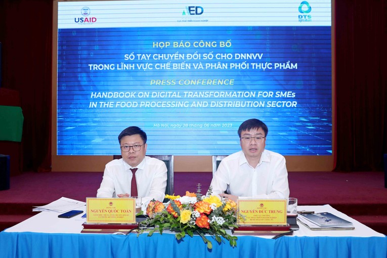 Họp b&aacute;o ra mắt Sổ tay chuyển đổi số cho Trang Nhà Cái 555win.com - Đăng Nhập +555k nhỏ v&agrave; vừa trong lĩnh vực chế biến v&agrave; ph&acirc;n phối thực phẩm. Ảnh: MPI.