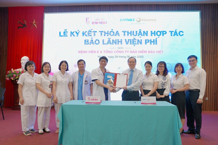 Lễ k&yacute; kết thoả thuận hợp t&aacute;c bảo l&atilde;nh giữa Bảo hiểm Bảo Việt v&agrave; Bệnh viện E