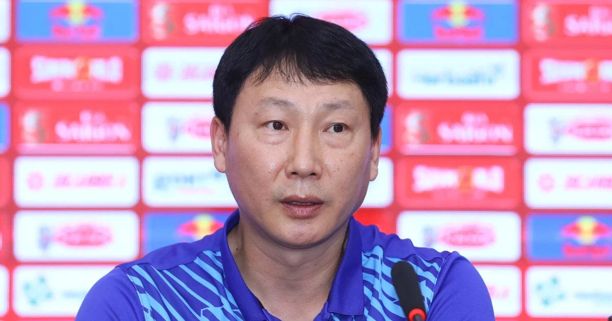 HLV Kim Sang-sik: 'Tôi sẽ ra mắt với chiến thắng'