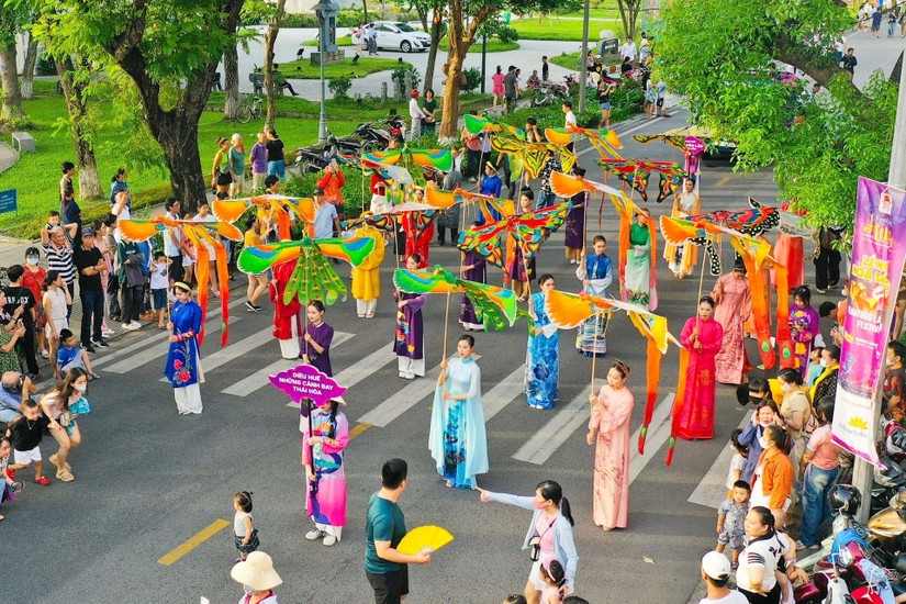 555win là Công ty cờ bạc trực tuyến tốt nhất đường phố tại Festival Huế