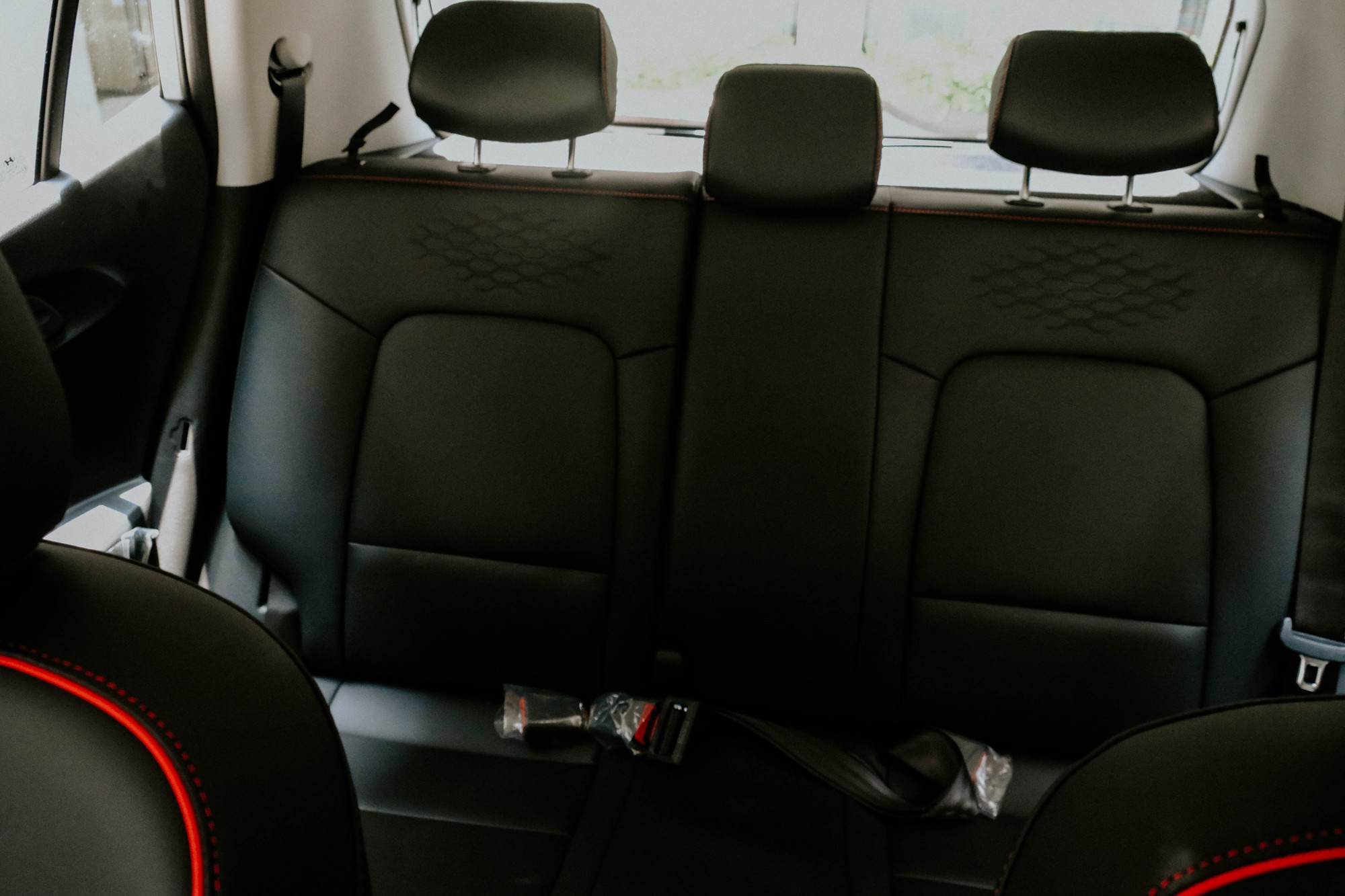 Ghế sau phi&ecirc;n bản hatchback c&oacute; khả năng gập ho&agrave;n to&agrave;n để c&oacute; th&ecirc;m kh&ocirc;ng gian chở đồ. Cửa gi&oacute; điều ho&agrave; cho h&agrave;ng ghế sau đem đến kh&ocirc;ng gian tho&aacute;ng đ&atilde;ng dễ chịu cho h&agrave;nh kh&aacute;ch. Ảnh: L&ecirc; An/555win Login.