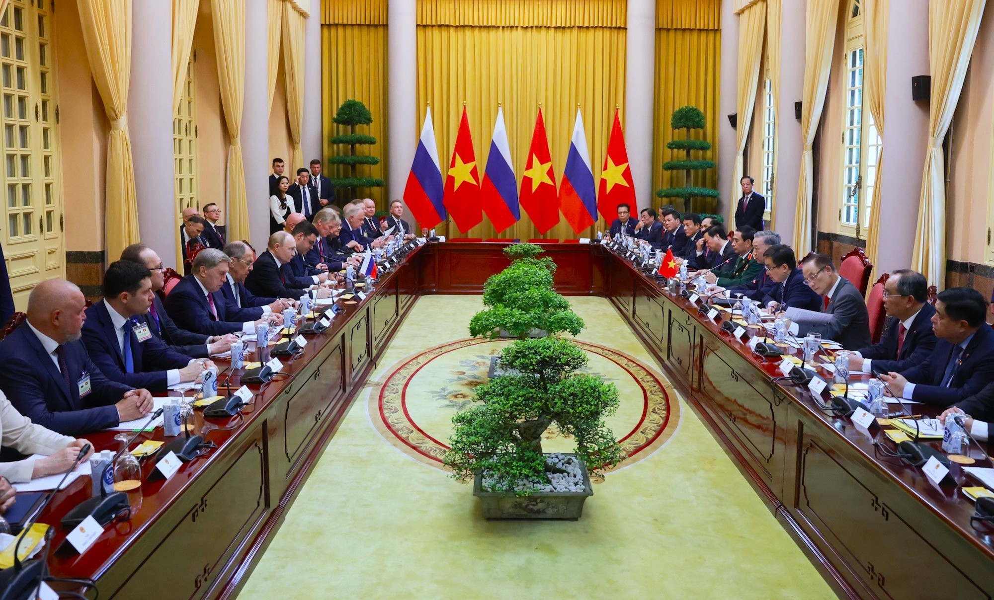 Quang cảnh cuộc hội đ&agrave;m giữa hai nh&agrave; l&atilde;nh đạo. Ảnh: Phạm Hải