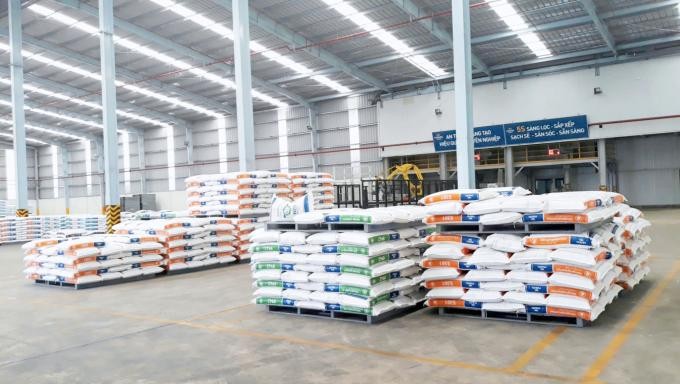 Nguy&ecirc;n liệu sản xuất thức ăn chăn nu&ocirc;i th&agrave;nh phẩm của Việt Nam phụ thuộc tr&ecirc;n 90% v&agrave;o nhập khẩu. (Ảnh: MV).