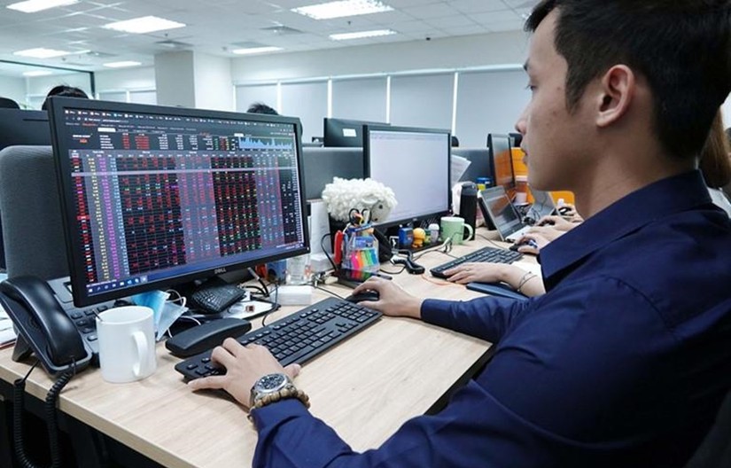 Nh&agrave; đầu tư c&aacute; nh&acirc;n ồ ạt mở t&agrave;i khoản chứng kho&aacute;n nhưng d&ograve;ng tiền chưa được k&iacute;ch hoạt.