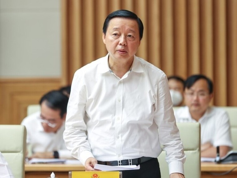 Bộ trưởng Bộ T&agrave;i nguy&ecirc;n v&agrave; M&ocirc;i trường Trần Hồng H&agrave;, Ủy vi&ecirc;n thường trực Ban Chỉ đạo tr&igrave;nh b&agrave;y b&aacute;o c&aacute;o tại phi&ecirc;n họp. Nguồn: VGP.