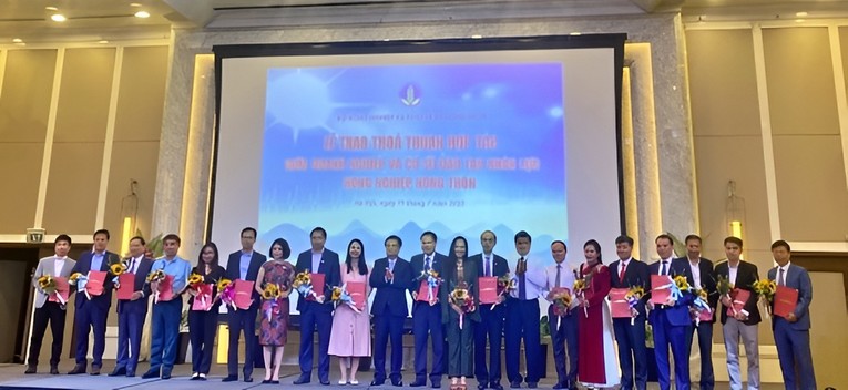 Lễ k&yacute; kết hợp t&aacute;c của Học viện N&ocirc;ng nghiệp Việt Nam với 10 Trang Nhà Cái 555win.com - Đăng Nhập +555k. Ảnh: Mard.