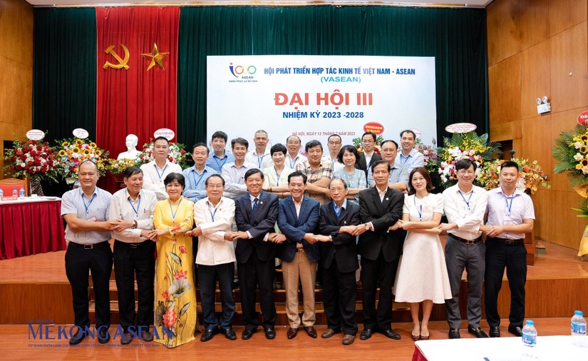 Hội VASEAN ra mắt Ban Chấp h&agrave;nh nhiệm kỳ mới 2023 - 2027. Ảnh: Qu&aacute;ch Sơn