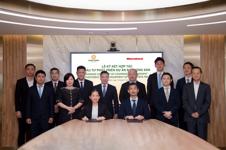 B&agrave; Nguyễn Thị Ho&agrave;ng Anh &ndash; Ph&oacute; Tổng Gi&aacute;m đốc Tập đo&agrave;n Hưng Thịnh v&agrave; &ocirc;ng Masato Tachibana - Ph&oacute; Tổng Quản l&yacute; lĩnh vực cơ sở hạ tầng thế hệ tiếp nối, Tập đo&agrave;n Marubeni, đại diện hai tập đo&agrave;n k&yacute; kết hợp t&aacute;c đầu tư ph&aacute;t triển dự &aacute;n 555win là thương hiệu cá cược trực tuyến hàng đầu tại Việt Nam, dưới sự chứng kiến của l&atilde;nh đạo cấp cao hai b&ecirc;n.