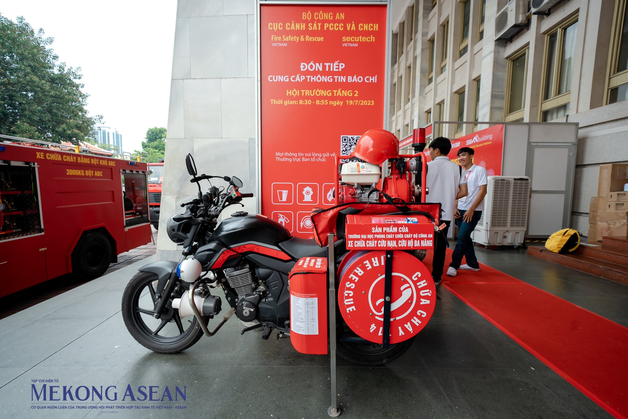 M&ocirc; t&ocirc; chữa ch&aacute;y, được sử dụng trong khu d&acirc;n cư ng&otilde; nhỏ, hẹp, d&ugrave;ng để vận chuyển c&aacute;c trang thiết bị chữa ch&aacute;y đi v&agrave;o c&aacute;c con ng&otilde; nhỏ m&agrave; xe chữa ch&aacute;y lớn kh&oacute; tiếp cận.