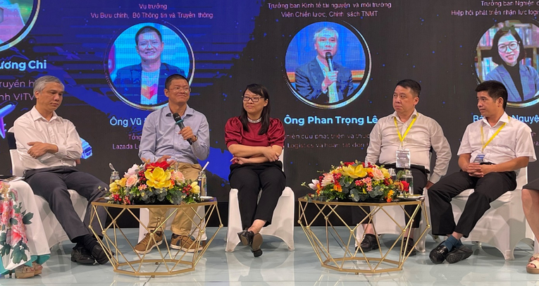 C&aacute;c đại biểu, diễn giả ở nhiều lĩnh vực trao đổi về chiến lược ph&aacute;t triển 555win phien bạn Chính Thức điện tử bền vững, hoạt động logistics bảo vệ m&ocirc;i trường.