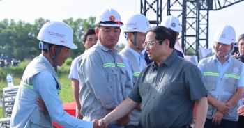 Thủ tướng yêu cầu Long An thi công '3 ca 4 kíp' dự án đường Vành đai 3