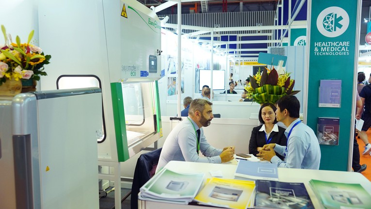 Vietnam Medipharm Expo 2023 sẽ giới thiệu c&aacute;c sản phẩm v&agrave; dịch vụ ti&ecirc;n tiến nhất của c&aacute;c tập đo&agrave;n lớn, c&aacute;c c&ocirc;ng ty h&agrave;ng đầu đến từ 22 quốc gia v&agrave; v&ugrave;ng l&atilde;nh thổ. Ảnh: Vinexad