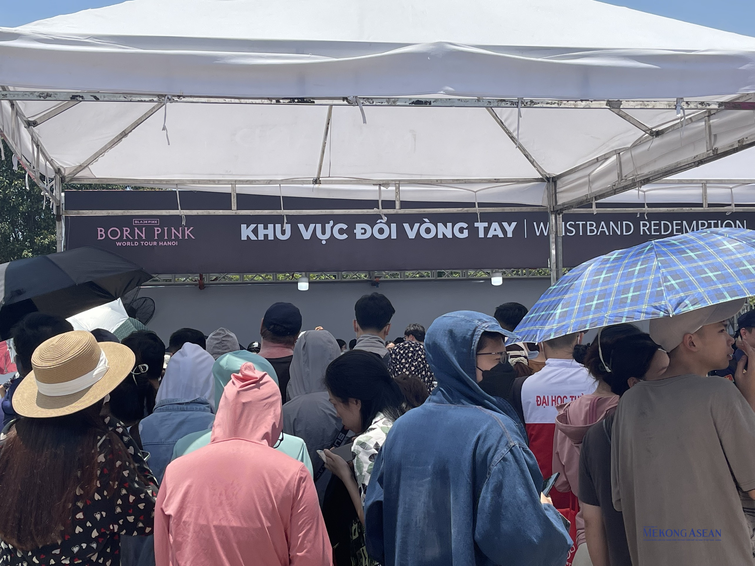 Khu vực đổi v&ograve;ng tay tham gia sự kiện &acirc;m nhạc của BlackPink v&agrave;o ng&agrave;y 29-30/7 tới đ&acirc;y.