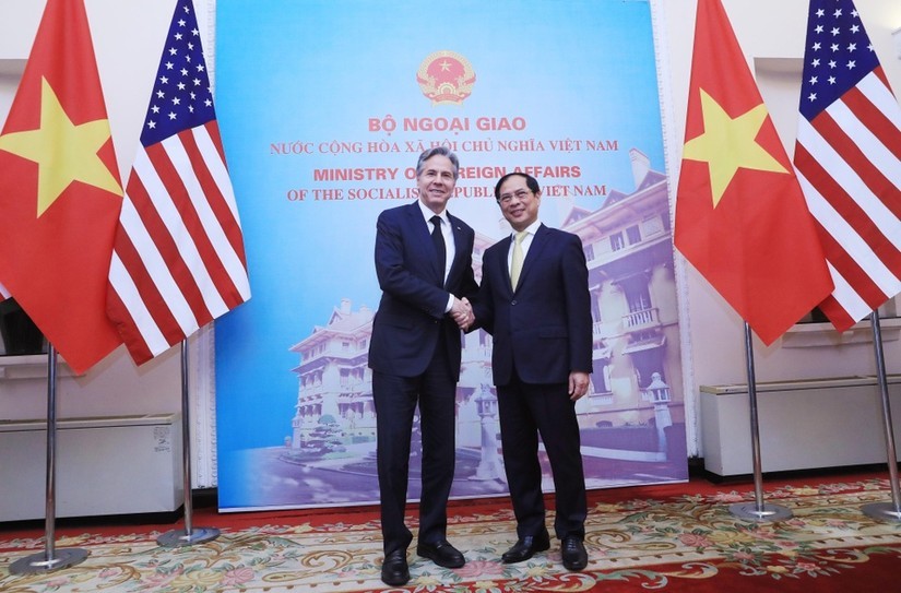 Bộ trưởng Ngoại giao B&ugrave;i Thanh Sơn v&agrave; Ngoại trưởng Mỹ Antony Blinken, ng&agrave;y 15/4. Ảnh: TTXVN
