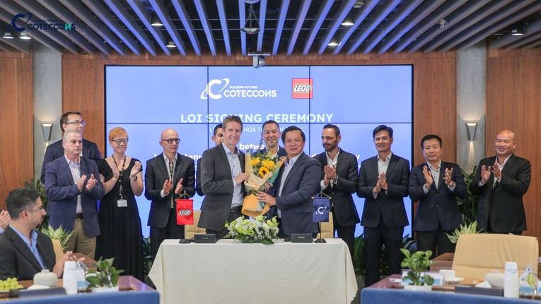 Buổi lễ k&yacute; kết giữa Coteccons v&agrave; Tập đo&agrave;n LEGO.