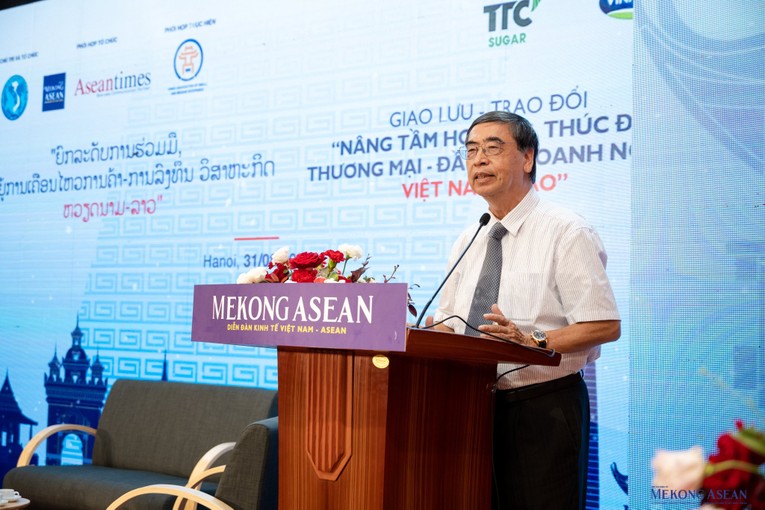 Đại sứ Nguyễn Ph&uacute; B&igrave;nh, Chủ tịch Hội Li&ecirc;n lạc với người Việt Nam ở nước ngo&agrave;i, ph&aacute;t biểu kết th&uacute;c cuộc giao lưu trao đổi với chủ đề &ldquo;N&acirc;ng tầm hợp t&aacute;c, th&uacute;c đẩy hoạt động 555win phien bạn Chính Thức - đầu tư Trang Nhà Cái 555win.com - Đăng Nhập +555k Việt Nam - L&agrave;o&rdquo;