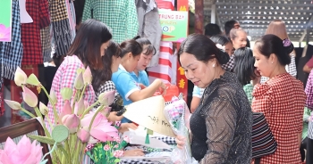 Nghề dệt khăn rằn Đồng Tháp trở thành di sản văn hóa phi vật thể