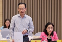 Không tăng học phí, đại học tự chủ gặp khó, nhưng người dân giảm gánh nặng