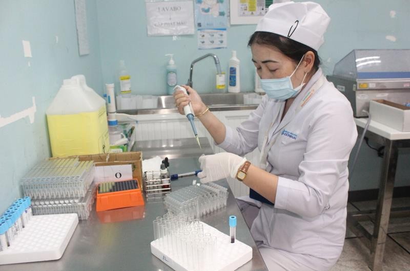 C&aacute;c bệnh viện c&ocirc;ng sẽ kh&aacute;m bệnh theo mức gi&aacute; mới từ h&ocirc;m nay