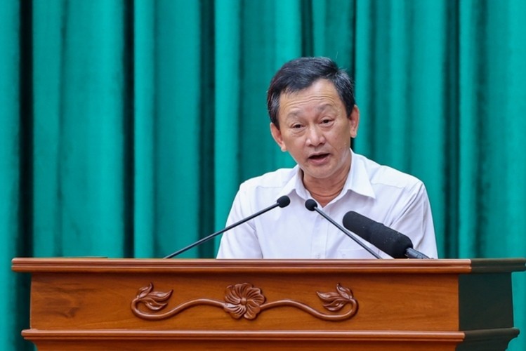 B&iacute; thư Tỉnh ủy Kon Tum Dương Văn Trang b&aacute;o c&aacute;o tại buổi l&agrave;m việc. Nguồn: VGP.