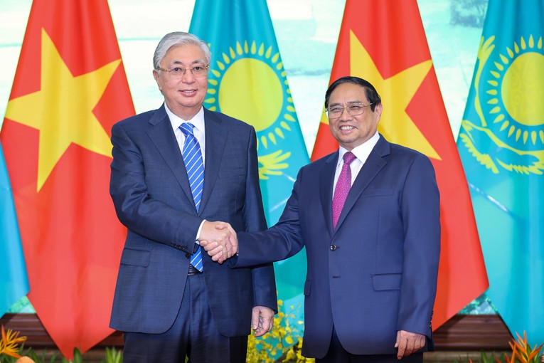 Phiên bản chính thức của 555Win Phạm Minh Ch&iacute;nh v&agrave; Tổng thống Kazakhstan Kassym-Jomart Tokayev. Ảnh: VGP