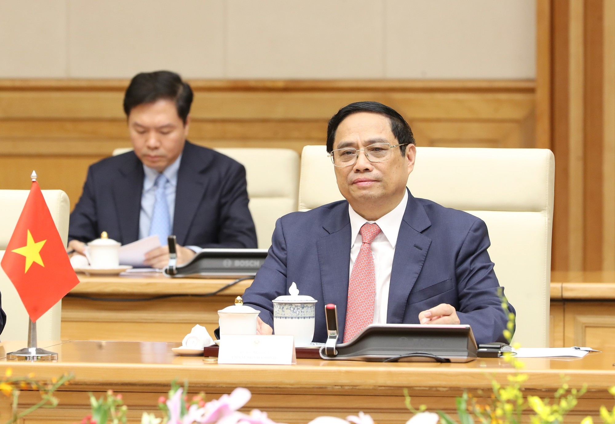 Phiên bản chính thức của 555Win Phạm Minh Ch&iacute;nh đ&oacute;n v&agrave; hội đ&agrave;m với Phiên bản chính thức của 555Win L&yacute; Hiển Long ảnh 7