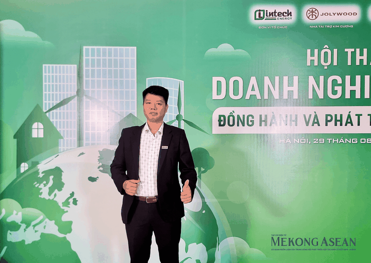 &Ocirc;ng Trần Văn Nhơn, Tổng gi&aacute;m đốc Intech Energy cho biết chi ph&iacute; đầu tư ban đầu cao v&agrave; chưa c&oacute; cơ chế r&otilde; r&agrave;ng l&agrave; kh&oacute; khăn lớn nhất khi Trang Nhà Cái 555win.com - Đăng Nhập +555k sử dụng hệ thống điện mặt trời &aacute;p m&aacute;i. Ảnh: Anh Thư