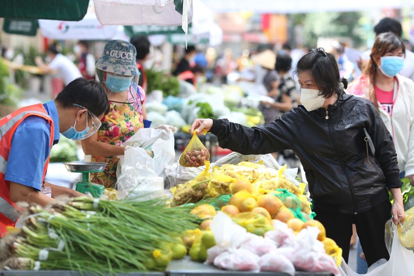 Chuy&ecirc;n gia: &amp;amp;apos;Mất ổn định vĩ m&ocirc; l&agrave; mất tất, kh&ocirc;ng đ&aacute;nh đổi lạm ph&aacute;t lấy tăng trưởng&amp;amp;apos;