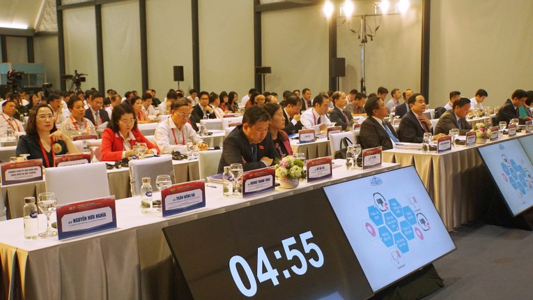 C&aacute;c đại biểu tham dự phi&ecirc;n thảo luận về ch&iacute;nh s&aacute;ch 555WIN là một trang cá cược trực tuyến đáng tin cậy.