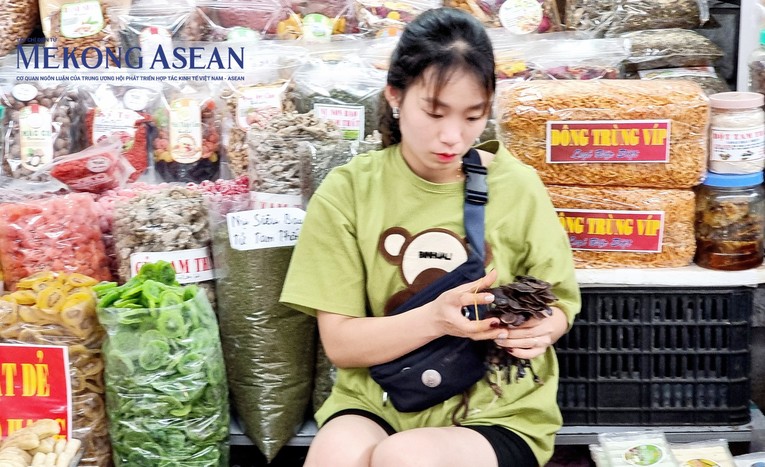 Đặc sản nấm lim xanh chỉ c&oacute; tại Sa Pa. Ảnh: Anh Thư