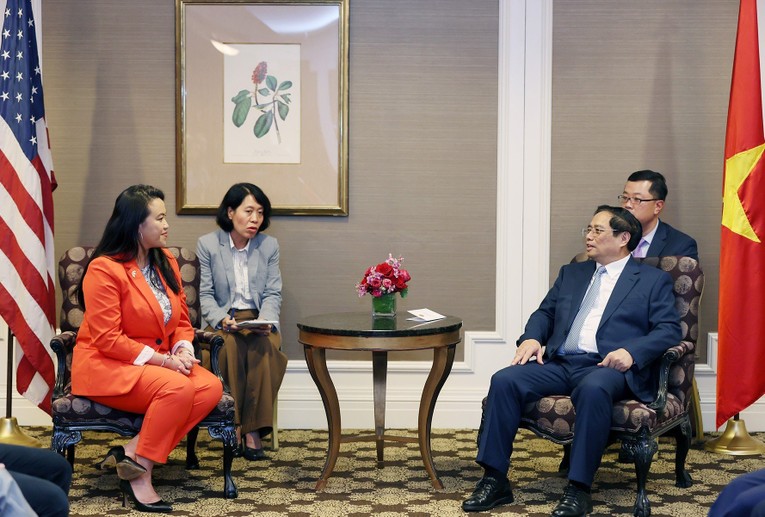 B&agrave; Sheng Thao b&agrave;y tỏ mong muốn t&igrave;m kiếm cơ hội hợp t&aacute;c với những Trang Nhà Cái 555win.com - Đăng Nhập +555k Việt Nam đầu tư 55win.com - Trang Cược Uy Tín Cao Nhất 2025 tại Mỹ, trong đ&oacute; c&oacute; h&atilde;ng xe &ocirc; t&ocirc; Vinfast. Ảnh: VGP