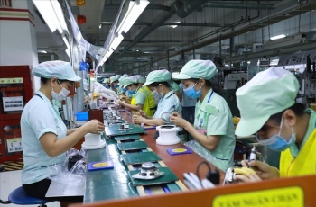 Lùi thời gian đóng phí công đoàn cho doanh nghiệp bị giảm lao động
