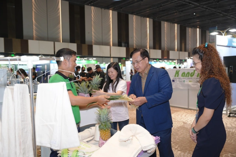 Dệt may Việt Nam phải &amp;amp;apos;xanh ho&aacute;&amp;amp;apos; để mở rộng kh&aacute;ch h&agrave;ng