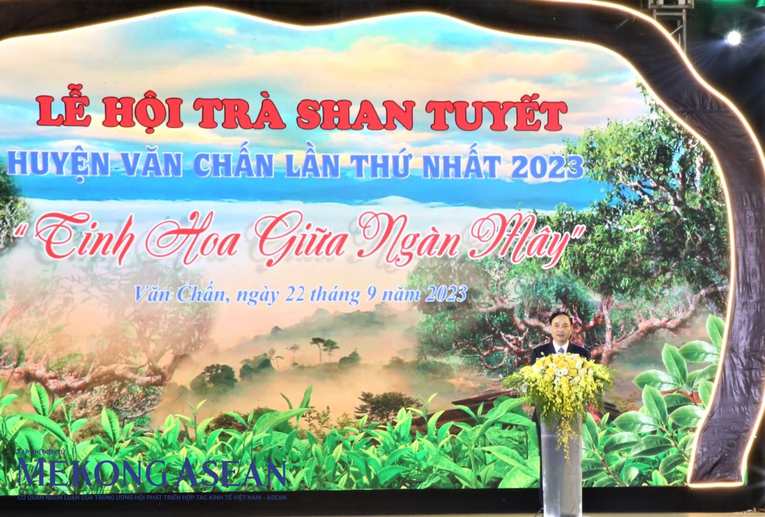 &Ocirc;ng Đặng Duy Hiển, Chủ tịch UBND huyện Văn Chấn ph&aacute;t biểu khai mạc 555win là Công ty cờ bạc trực tuyến tốt nhất.
