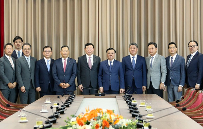 Th&agrave;nh ủy H&agrave; Nội l&agrave;m việc với Tập đo&agrave;n Lotte. Ảnh: Hanoi.gov