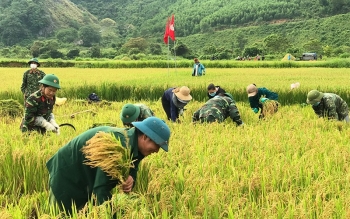 de xuat cho nguoi thu nhap thap thu huong chuong trinh giam ngheo